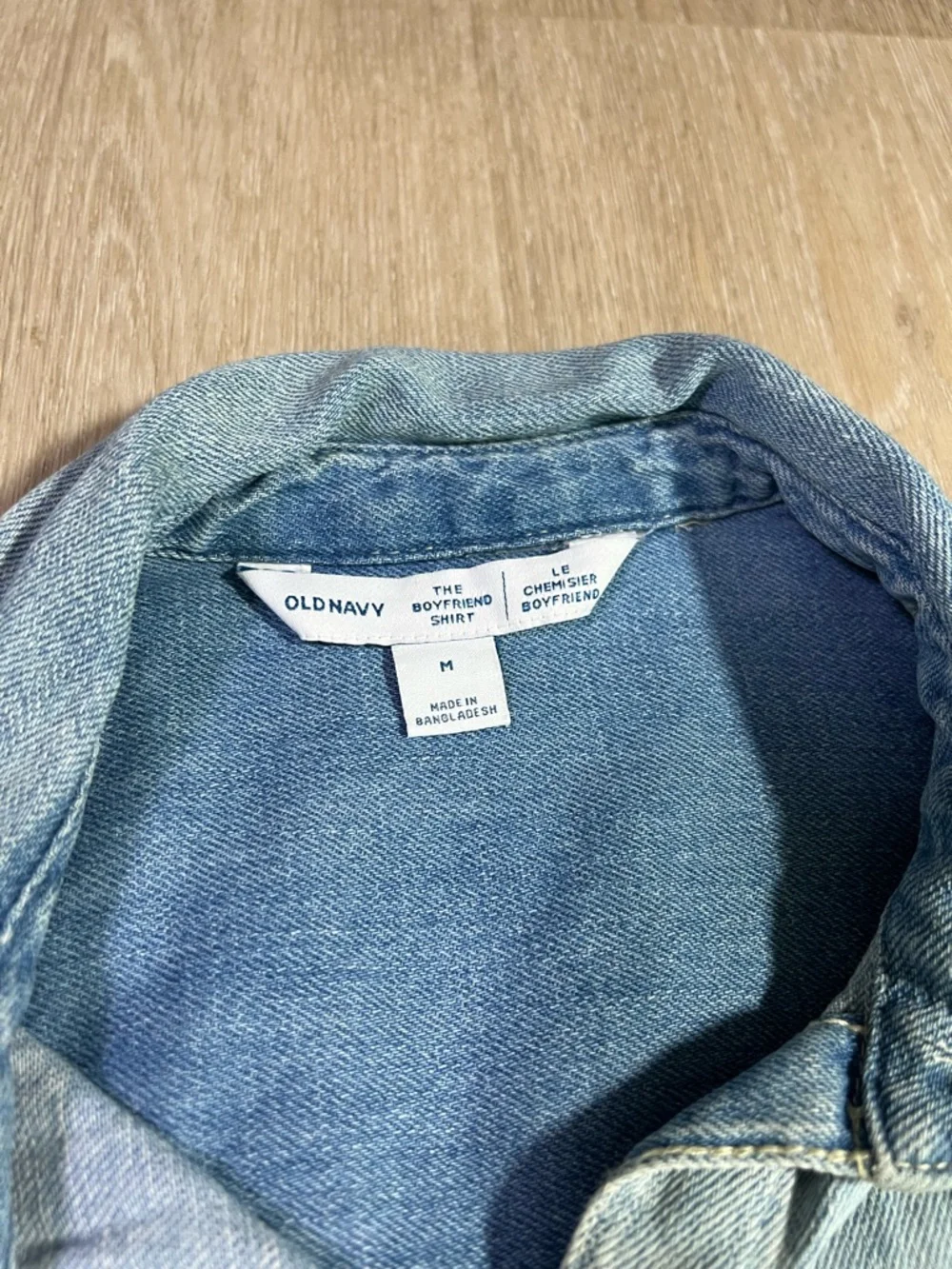 Light Blue Denim Boyfriend Shirt Minimalist Trendy Women's Medium - Picture 2 of 7